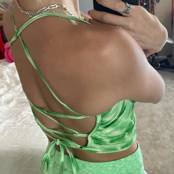 PRINTED GREEN COWL TIE TOP - Picture 2 of 3